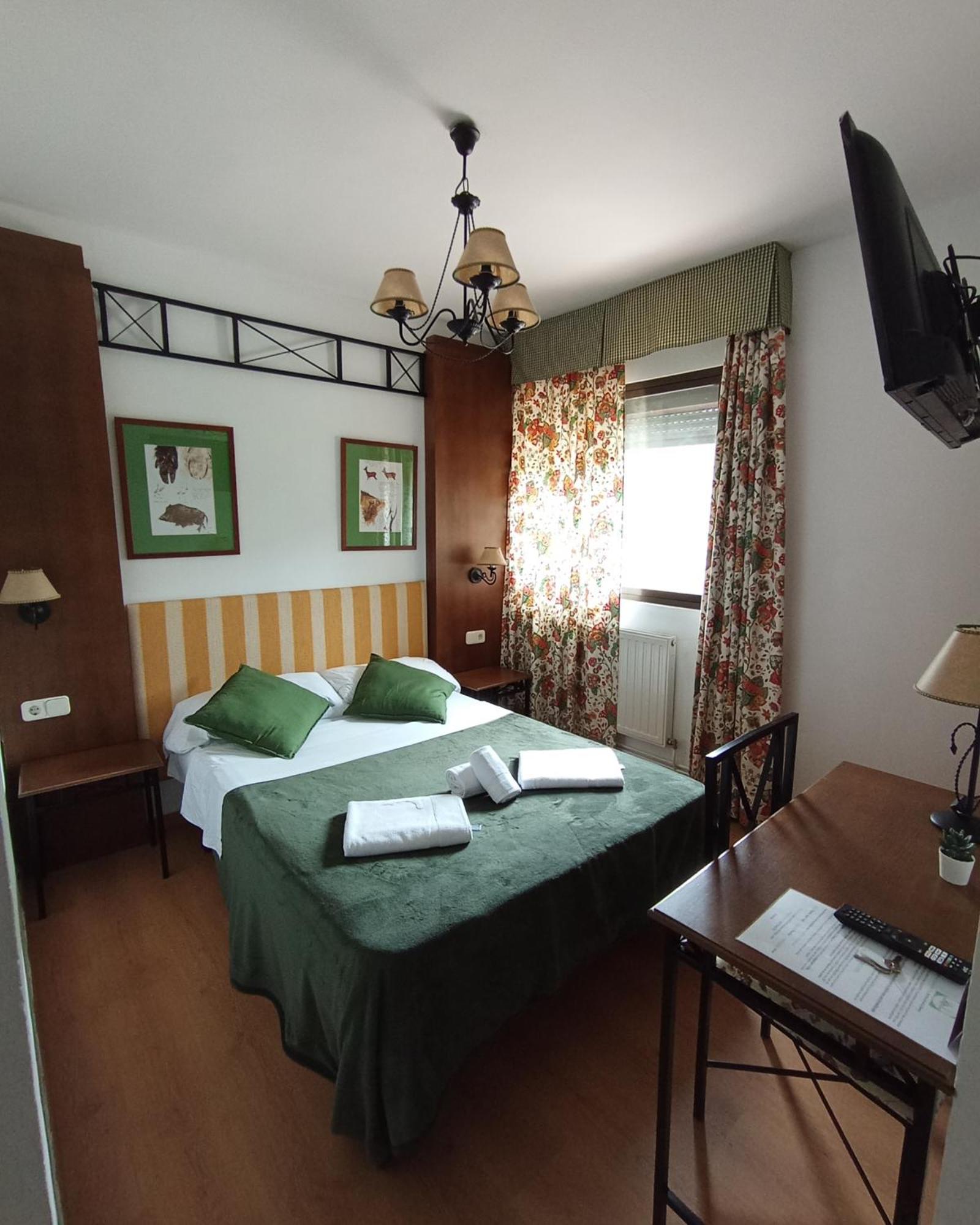 Hostal Rural Alto Tajo Poveda Poveda de la Sierra ภายนอก รูปภาพ
