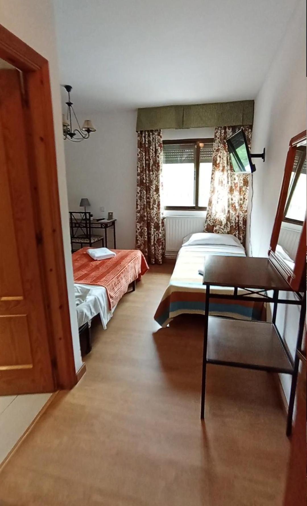 Hostal Rural Alto Tajo Poveda Poveda de la Sierra ภายนอก รูปภาพ