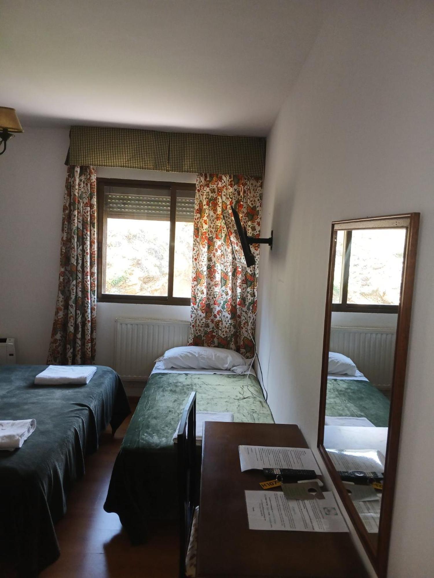 Hostal Rural Alto Tajo Poveda Poveda de la Sierra ภายนอก รูปภาพ